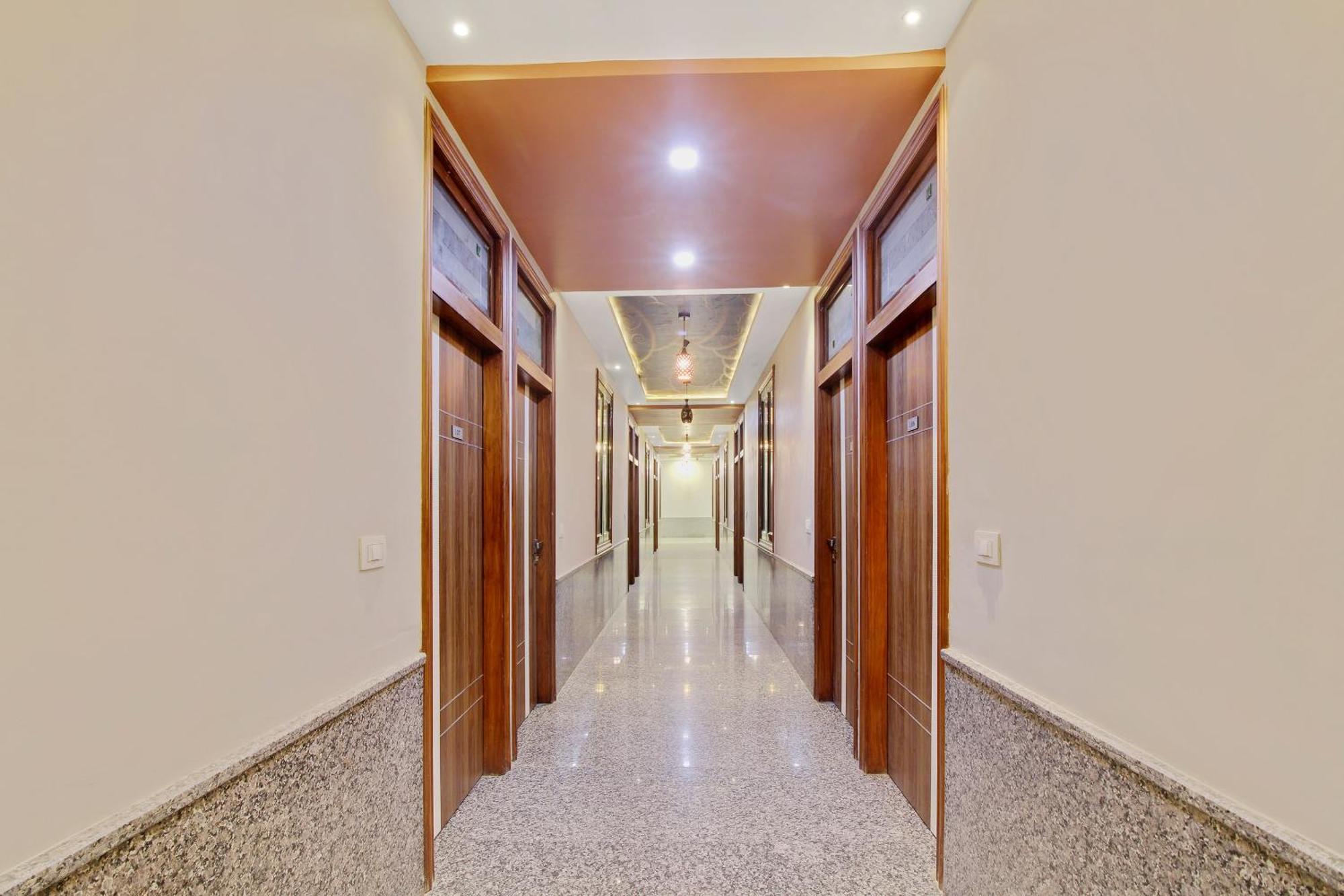 OYO Hotel 72039 Royal Guest House Ludhiana Exterior foto
